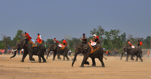 Tưng bừng Lễ hội Văn hóa truyền thống các dân tộc huyện Buôn Đôn năm 2014